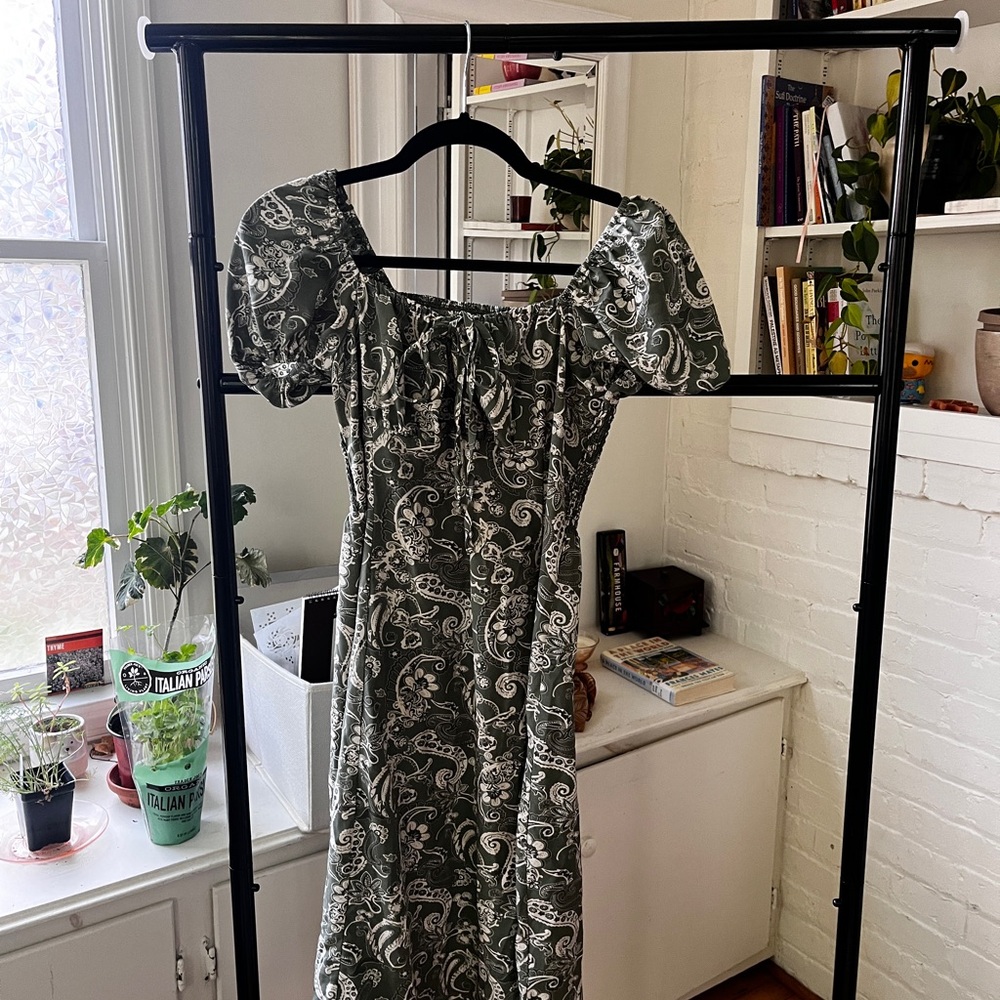 Dizzy Black and White Midi Sundress with Puff Sleeves
